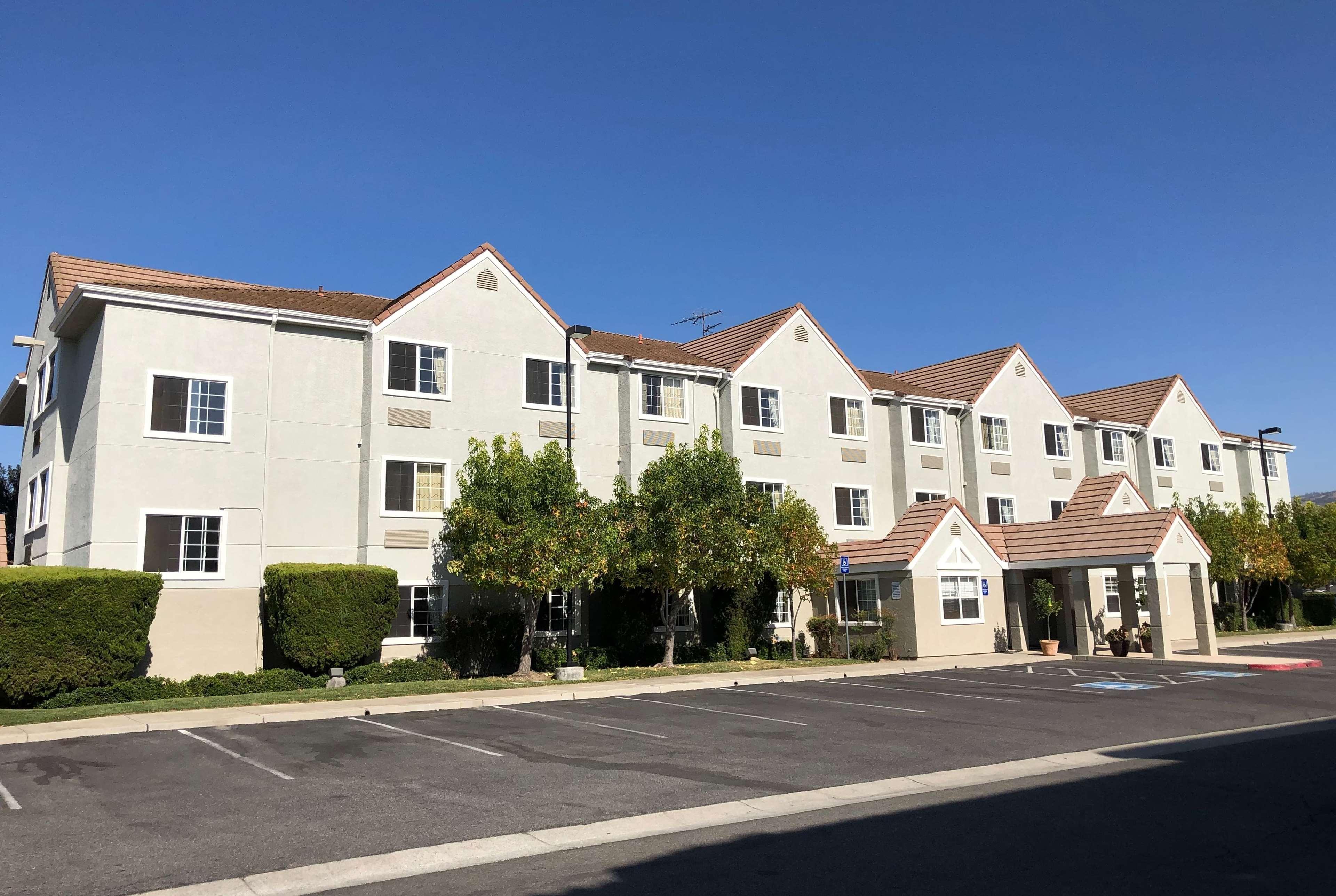 Microtel Inn & Suites, Morgan Hill Exterior photo